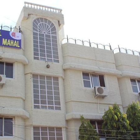 Laxmi Mahal Hotel Udaipur Bagian luar foto